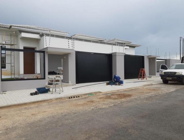 REVESTIMENTOS DE PORTÃO