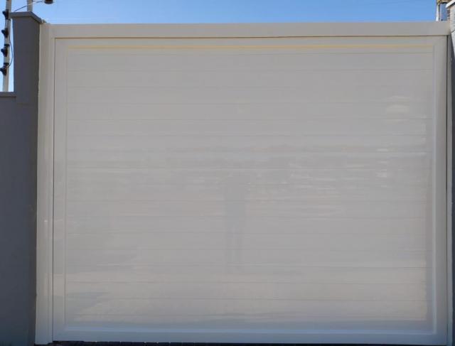 	 Portão Elevação em Alumínio